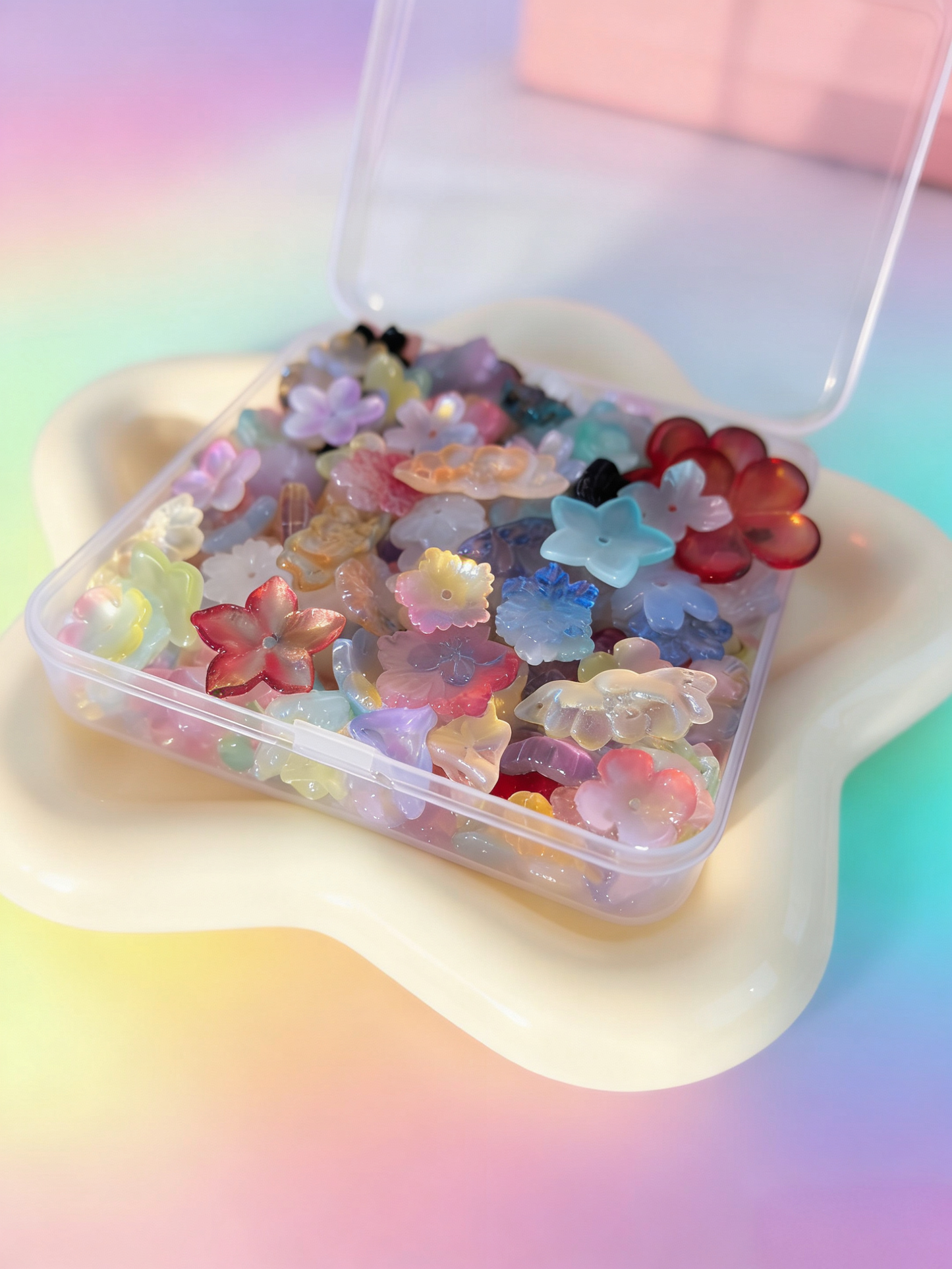 8.8 OZ, mixed petal-shaped glass beads